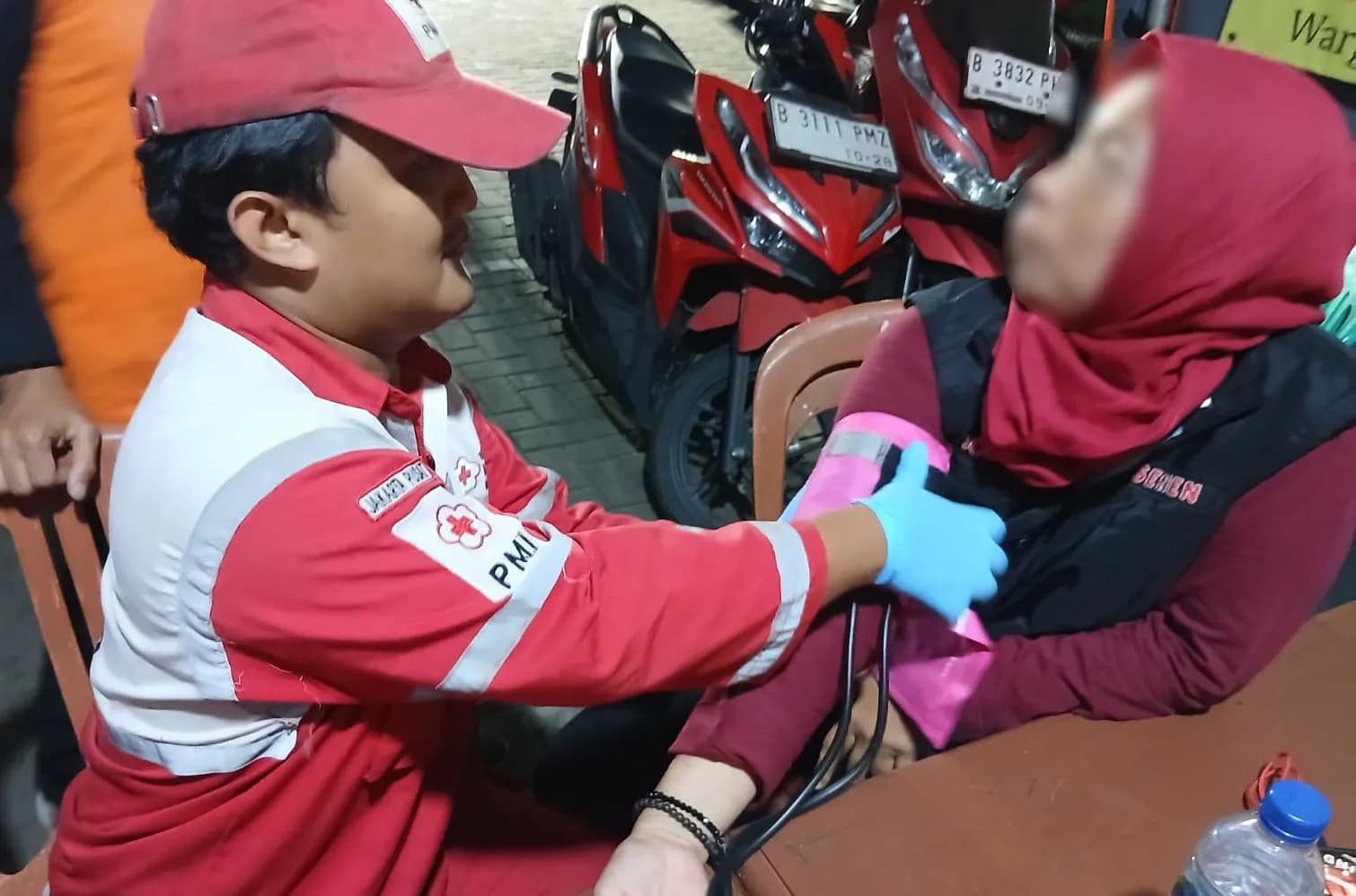 Jangkau Warga Di Hunian Sementara, PMI Jakpus Berikan Layanan Kesehatan Bagi Penyintas Kebakaran