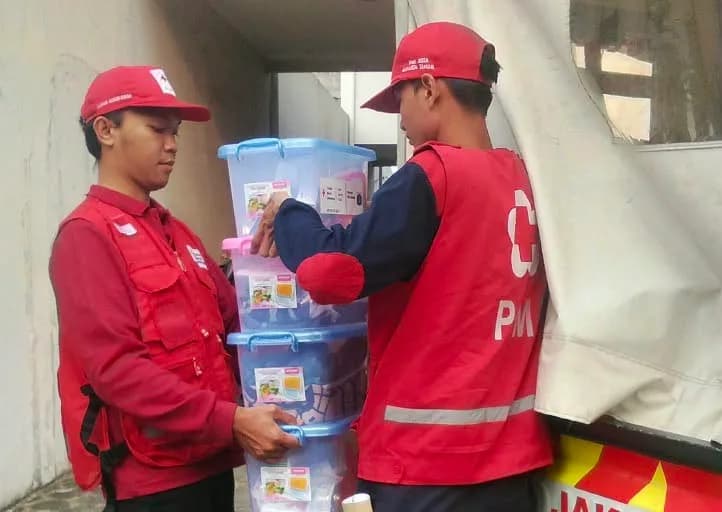 PMI Jakarta Timur Hadir, Bantu Penuhi Kebutuhan Dasar Warga Terdampak Kebakaran