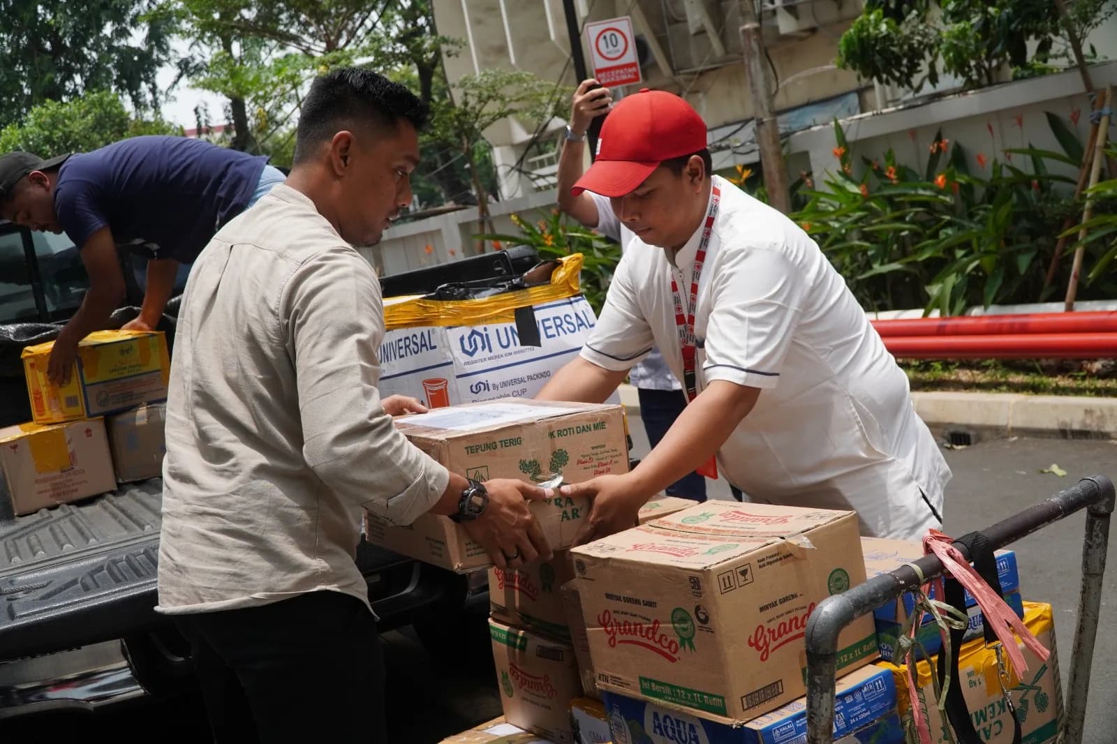 Bersama PMI, Sekolah Murid Merdeka Kirimkan Kepedulian bagi Korban Bencana
