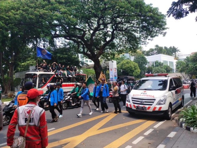 PMI Kota Jakarta Pusat Kerahkan Ambulans dan Personil Pada Aksi Masa Tolak Revisi UU Pilkada
