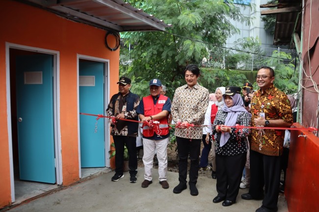 PMI Kota Jakarta Timur dan PT Hexindo Adiperkasa Tbk Resmikan Sarana Sanitasi untuk Warga Cipinang Besar Utara