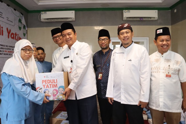 PMI Jaksel Berikan 500 Paket Santunan Kepada Anak Yatim