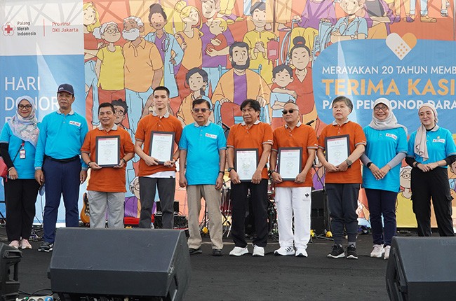 Peringati HDDS 2024, PMI DKI Jakarta Berikan Penghargaan Kepada 67 Pendonor