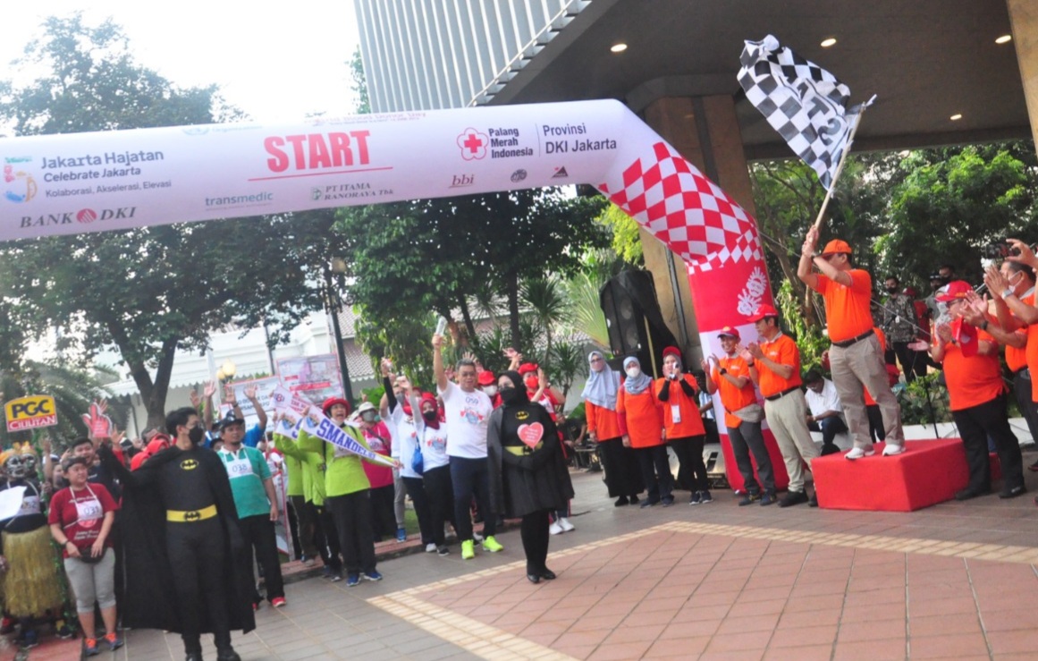 Gebyar Donor Darah, Peserta Antusias Ikuti Jalan Sehat PMI DKI Jakarta