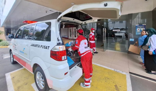 Tanggap Darurat, PMI Jakpus Evakuasi Pasien Stroke pada Selasa Pagi