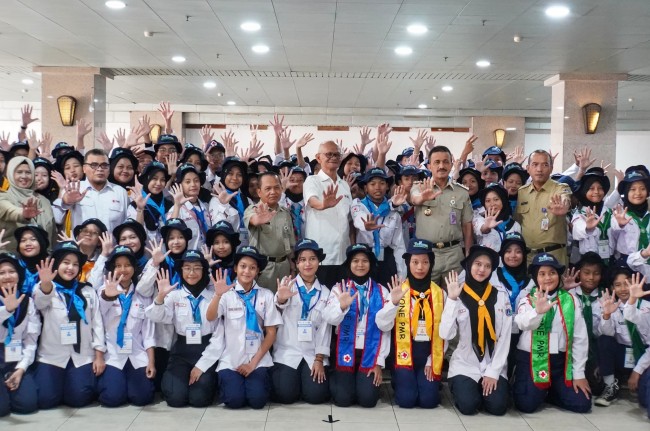 Walikota Jaksel, M. Anwar Lepas 219 Peserta Untuk Terjun Dalam Jumbara Pmr Provinsi Dki Jakarta Tahun 2025