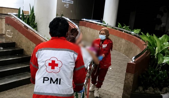 PMI Kota Jakarta Barat Antar Pasien ke RS Kanker Dharmais untuk Kontrol Pengobatan