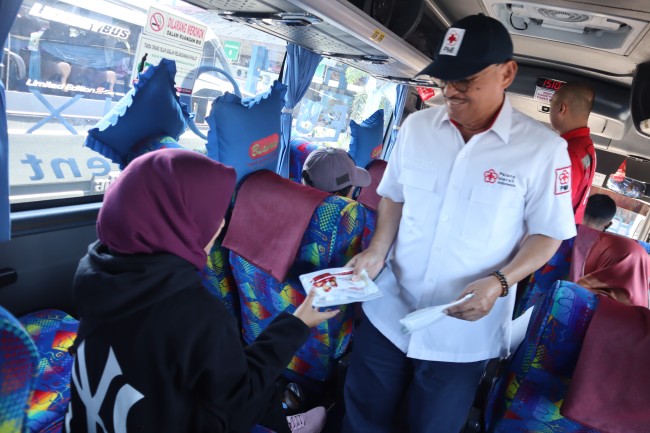 PMI Kota Jakarta Timur Siagakan Pos Kesehatan dan Layanan Ambulans pada Arus Mudik Lebaran 2026