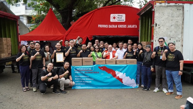 Bersama PMI, Watsons Indonesia Salurkan Bantuan Untuk Penyintas Banjir Sumatera