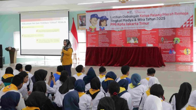 Latihan Gabungan Ketua PMR Madya (SLTP) dan Wira (SLTA) se Jakarta Timur: Bangun Karakter dan Kepemimpinan