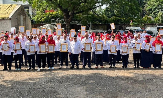 Peringati HUT Ke-80 Tahun, PMI DKI Jakarta Anugerahkan Penghargaan Bagi Pegawai
