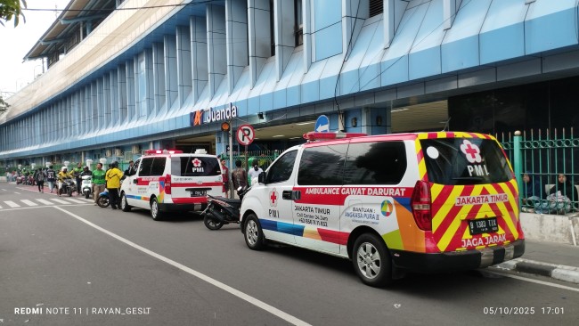PMI DKI Jakarta Siagakan Ambulans di Sejumlah Stasiun Dalam Rangka Dukungan HUT TNI Ke-80 di Silang Monas