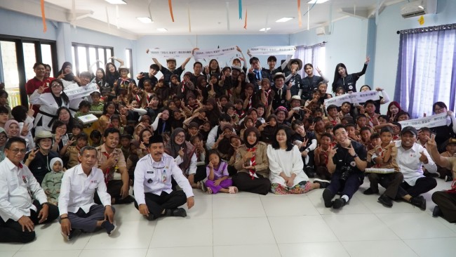 Jalin Hubungan Antar Negara, Puluhan Relawan Palang Merah Korea Kunjungi Pulau Untung Jawa