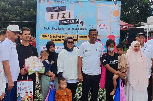 Bersama Walikota, PMI Kota JakSel Kampanyekan Program Perbaikan Gizi Pencegahan Stunting
