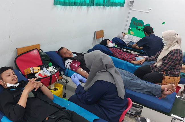 Kolaborasi Bareng PMI Warnai Hari Bahagia SMPN 75