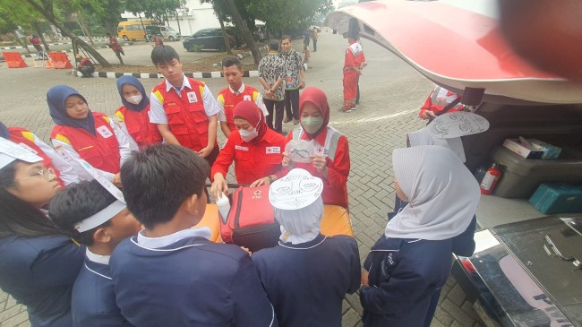 Peringati Hari Anak Nasional PMI Jakbar Beri Edukasi Ambulans Cilik, Pengenalan Bencana, Dan Pemeriksaan Golongan Darah
