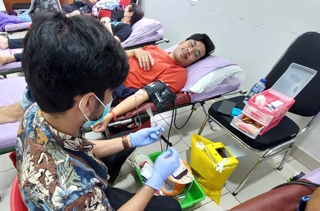 Awandaya Buktikan Cinta Sesama Lewat Donor Darah Perdana