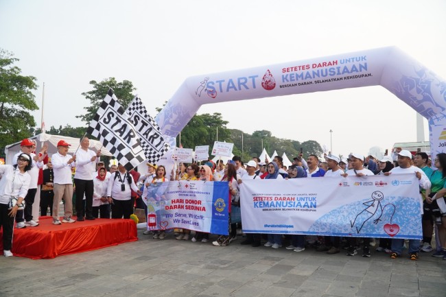 Jusuf Kalla Lepas Ribuan Peserta Fun Walk Hari Donor Darah Sedunia 2026