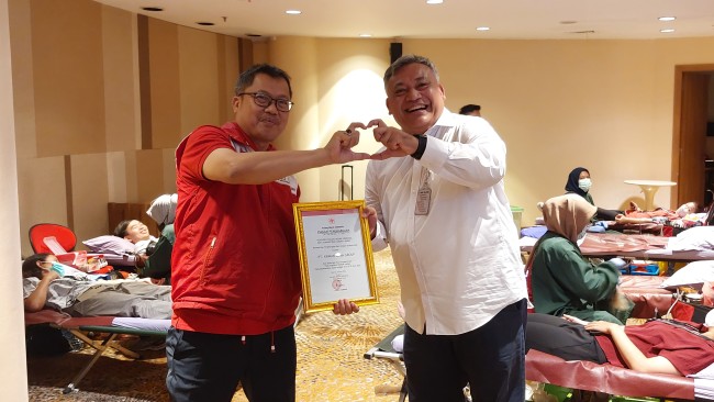 Peringati Hari Donor Darah Sedunia, Kawan Lama Group Gandeng PMI Jakbar Gelar Donor Darah