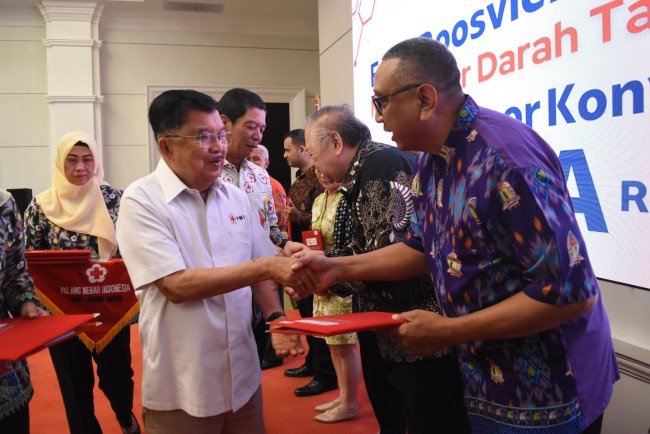 PMI DKI Jakarta Berikan Penghargaan Donor Darah Sukarela 50 Kali Kepada 200 Pendonor Darah
