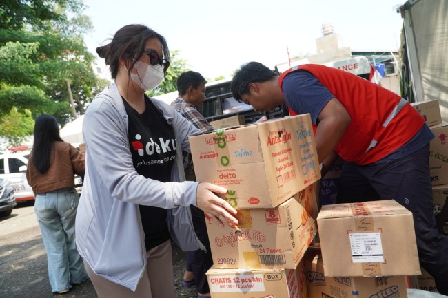 Melalui PMI, Ideku Salurkan Bantuan Kemanusiaan Untuk Masyarakat Terdampak Banjir Sumatera