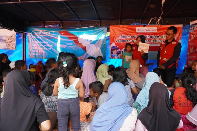 Pasca Banjir dan Longsor, PMI Hadir Berikan Layanan Kemanusiaan di Desa Kala Segi