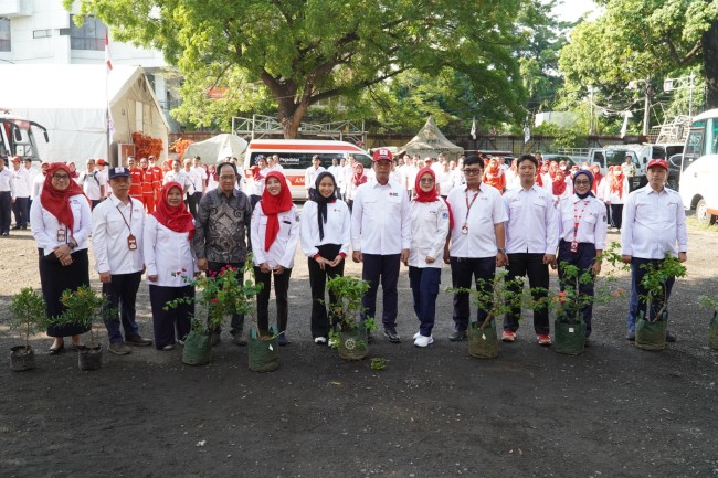 Peringati HUT Ke-79, PMI DKI Jakarta Bagikan 79 Bibit Pohon Sebagai Solusi Untuk Bumi Yang Lebih Baik