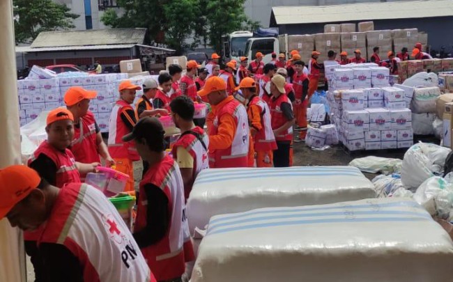 PPSU Jakarta Timur Terlibat Aktif Dukung Operasi Kemanusiaan PMI untuk Penyintas Bencana Sumatera