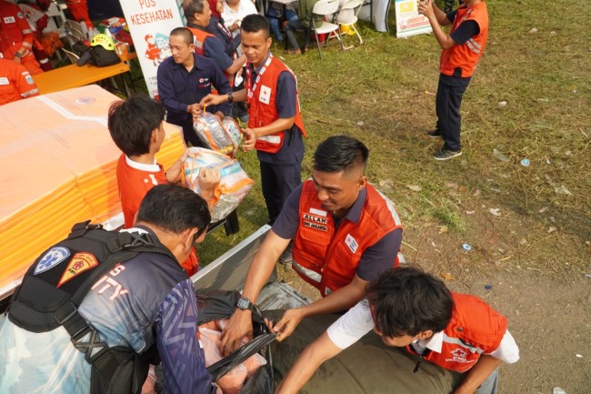 PMI Kota Jakarta Selatan Salurkan Bantuan Kemanusiaan Untuk Penyintas Kebakaran Kemayoran