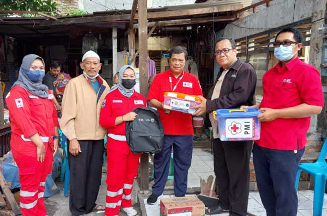 PMI JB Bantu Korban Kebakaran Jalan Dokter Semeru