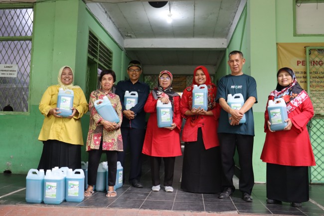 PMI Jaksel Salurkan Pembersih Lantai Secara Gratis