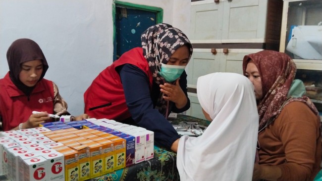 PMI Jakarta Utara Bersama PT Arca Isotrans Gelar Pengobatan Gratis bagi Anak-anak di Kalibaru Barat