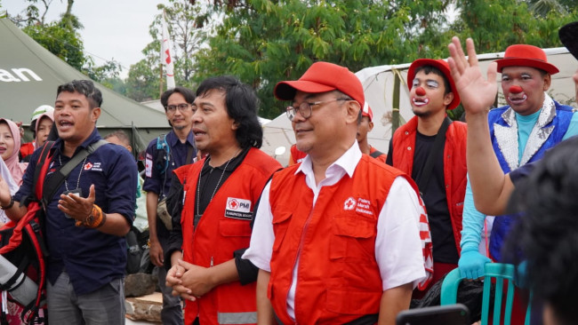 Komeng dan Koplak Kompak Hibur Masyarakat Terdampak Gempa Cianjur