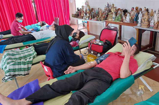 Di Wihara Toasebio Bisa Bantu Sesama Sambil Nikmati Situs Budaya