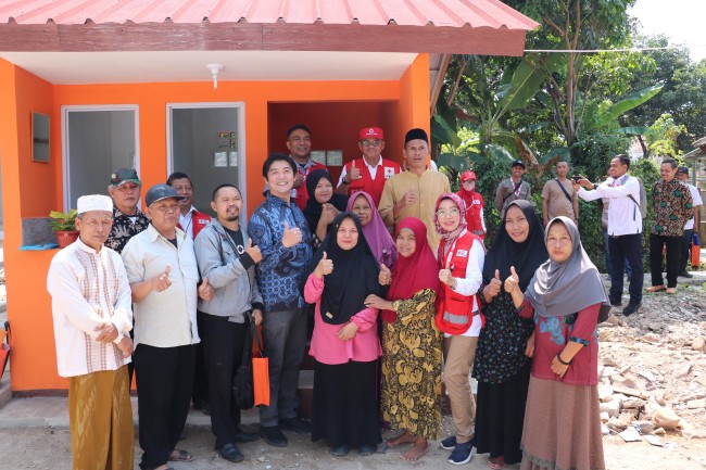 PT. Hexindo Adiperkasa Bersama PMI Jaktim Resmikan Toilet Komunal Di Cianjur