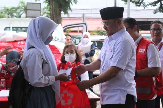Bakti Ramadhan : PMI Kota Jakarta Timur berikan santunan kepada 2000 Anak Yatim Piatu dan Dhuafa