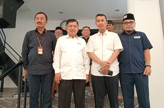 Jusuf Kalla Tinjau Donor Darah Di Masjid Nurul Hidayah