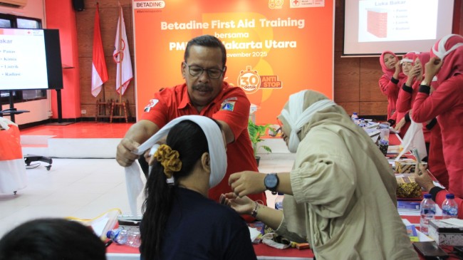 PMI Jakarta Utara dan Betadine Indonesia Gelar Pelatihan Pertolongan Pertama bagi Wartawan, PKK, dan Ojek Online