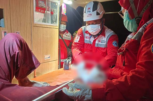 Ambulans PMI Disiagakan Pada Musibah Kebakaran Di Jalan Ampera - Pademangan