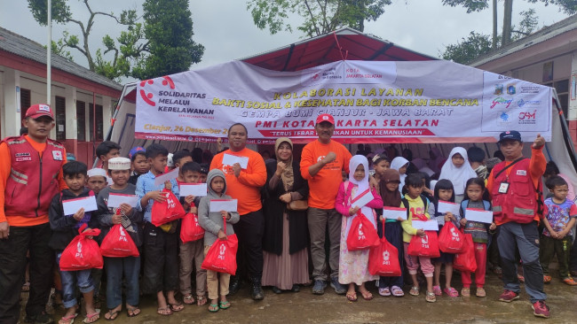 PMI Jaksel Berikan 992 Paket Hygiene Kit & 735 Paket BLT Untuk Pelajar & Dewan Guru Sekolah dasar Di Cianjur