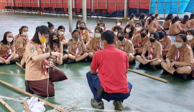 PMI JB Hadirkan Latihan Pertolongan Pertama di SMAK 4 Penabur