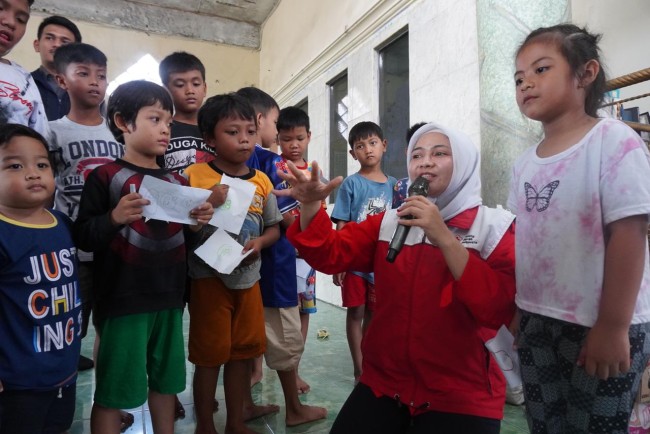 PMI Jakarta Barat Gelar Dukungan Psikososial untuk Anak Penyintas Kebakaran di Tangki