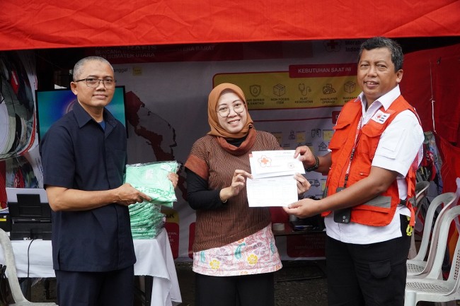 PMI Provinsi DKI Jakarta Terima Donasi Dari SSEK Law Firm Untuk Bencana Sumatera