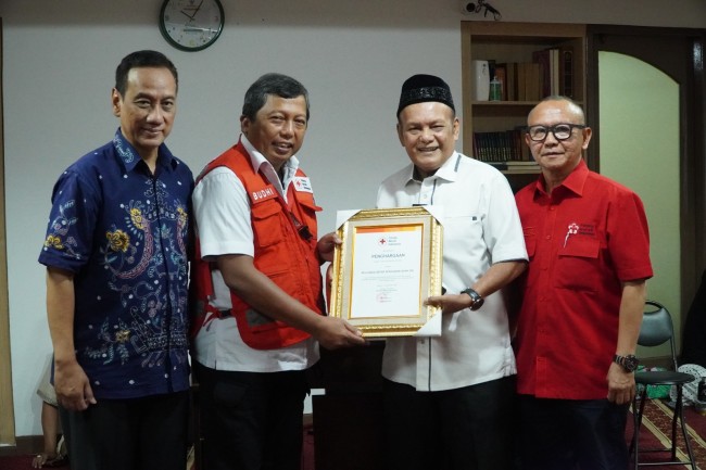 Pensiunan Bank DKI Serahkan Donasi Rp. 52 Juta Untuk Bencana Banjir Sumatera Melalui PMI Provinsi DKI Jakarta
