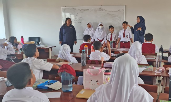 PMI Jaktim Beri Layanan Dukungan Psikososial Kepada Siswa/i SDN 01 Pondok Bambu