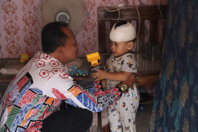 PMI Jaksel Salurkan Bantuan Kepada Masyarakat Terdampak Tembok Runtuh