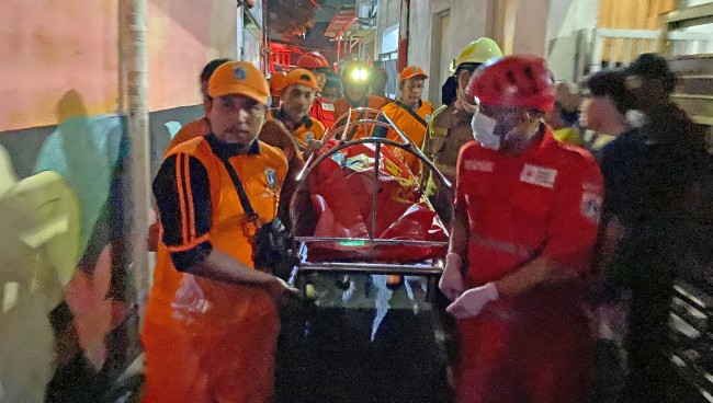 Kebakaran Hanguskan Dua Rumah Kontrakan di Semanan, Satu Warga Meninggal