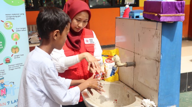 Sosialisasi PHBS di SDN 03 Cililitan: Upaya PMI Jakarta Timur Lindungi Siswa dari Penyakit