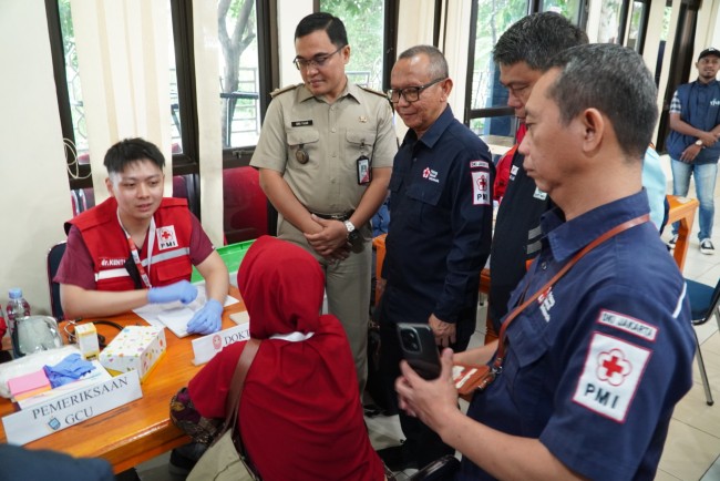PMI Provinsi DKI Jakarta Bersama Jakpro Gelar Pemeriksaan Kesehatan Gratis Di Kelurahan Kebon Manggis