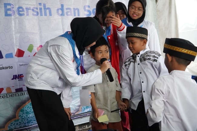 Lewat Jumbara, Anggota PMR Beri Edukasi PHBS Di Lingkungan Rumah Asuh Yatim